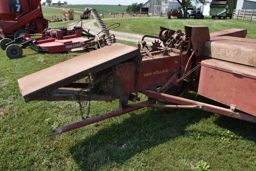 New Holland "Hayliner" 273 square baler