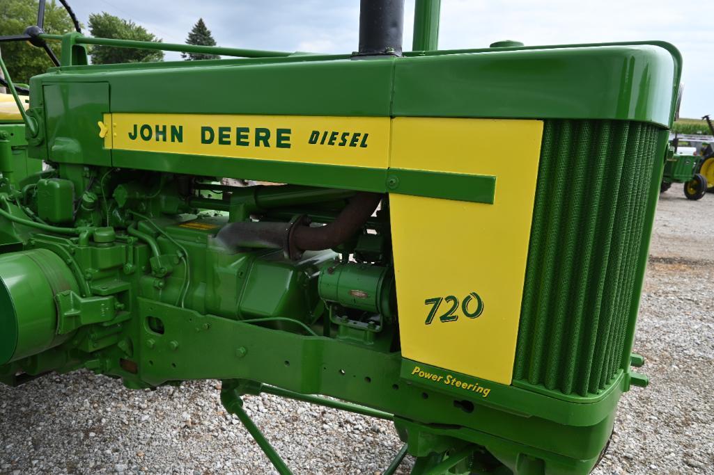 1958 John Deere 720 Standard tractor