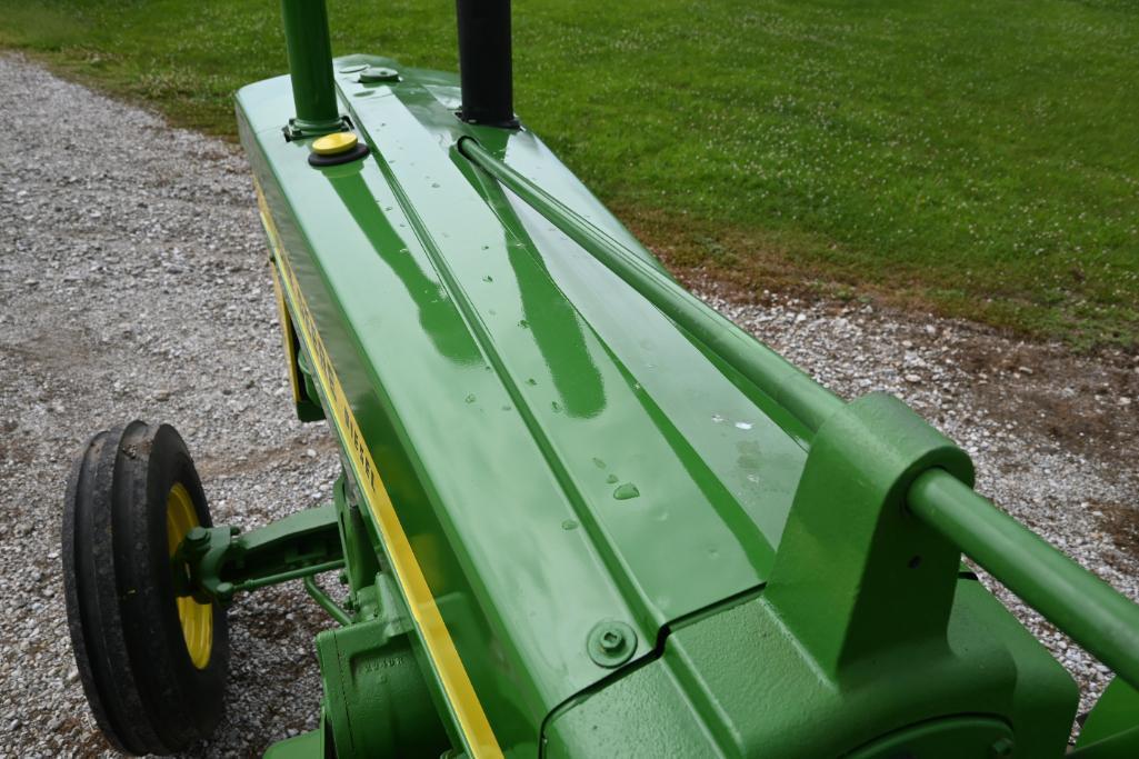 1958 John Deere 720 Standard tractor