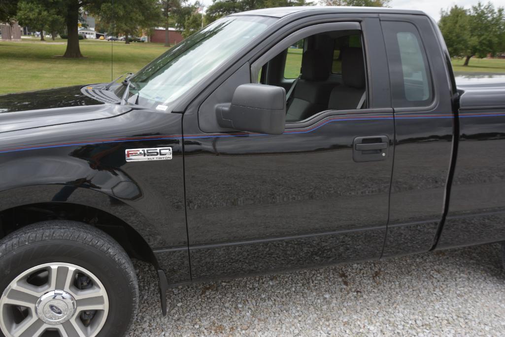 2005 Ford F-150 XLT pickup