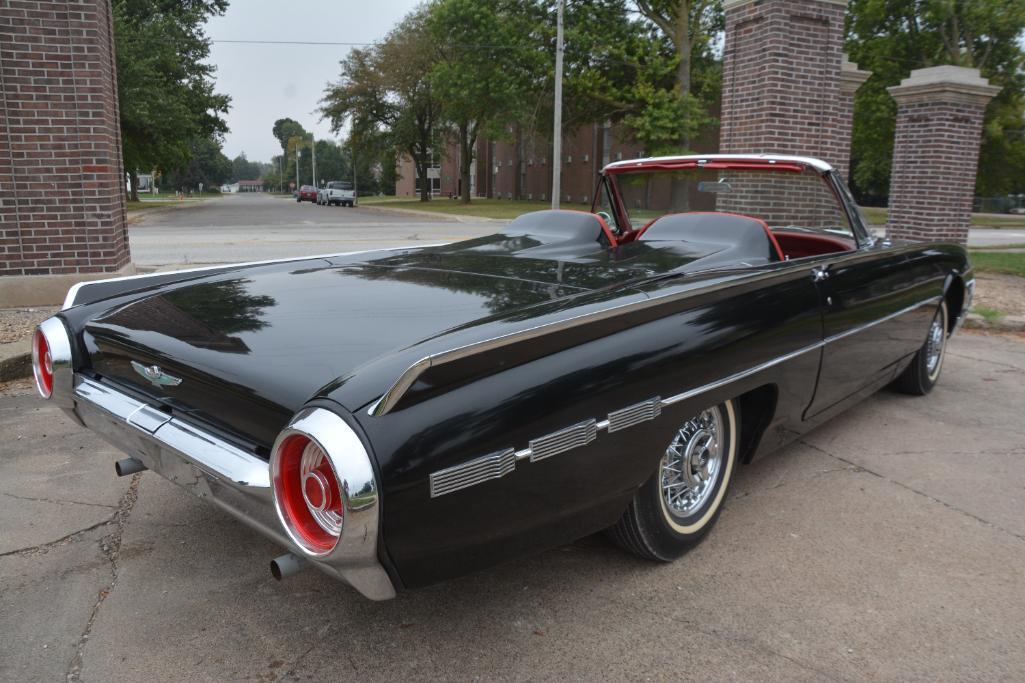 1962 Ford Thunderbird Convertible