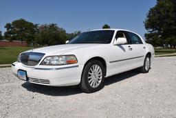 2003 Lincoln TSignature Series Town Car