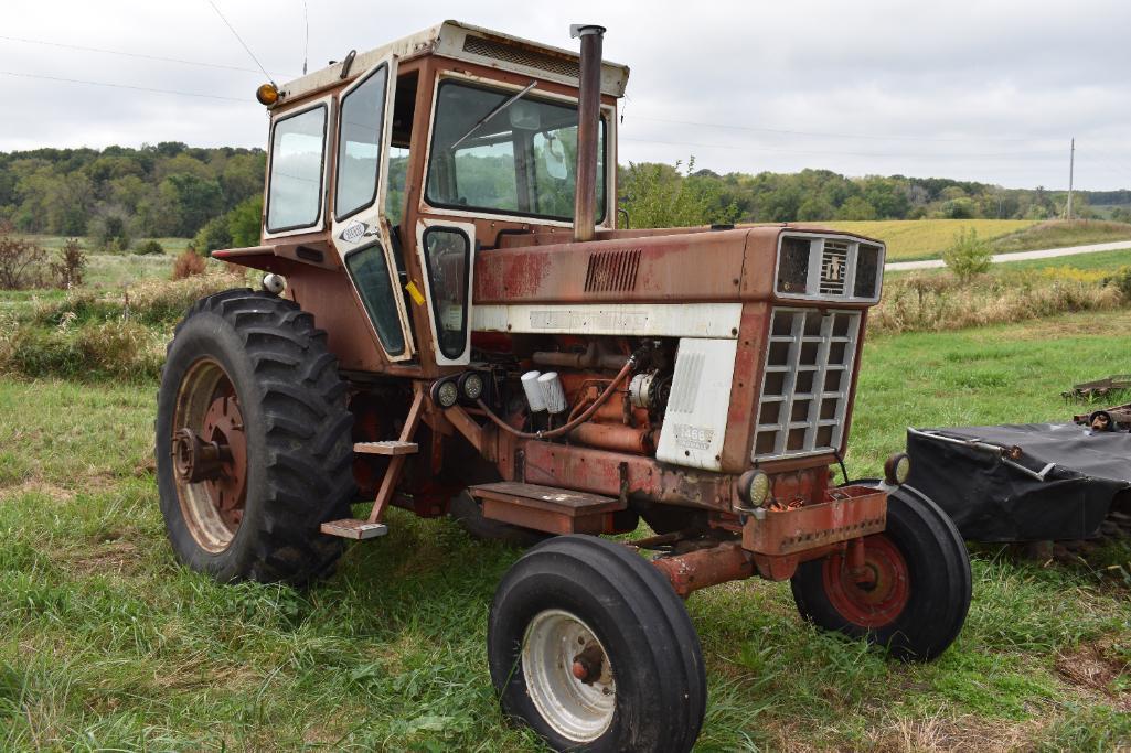 1971 International 1466 2wd tractor