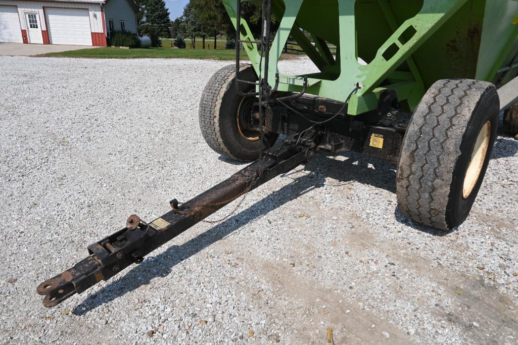 Parker 650 gravity wagon on Parker running gear