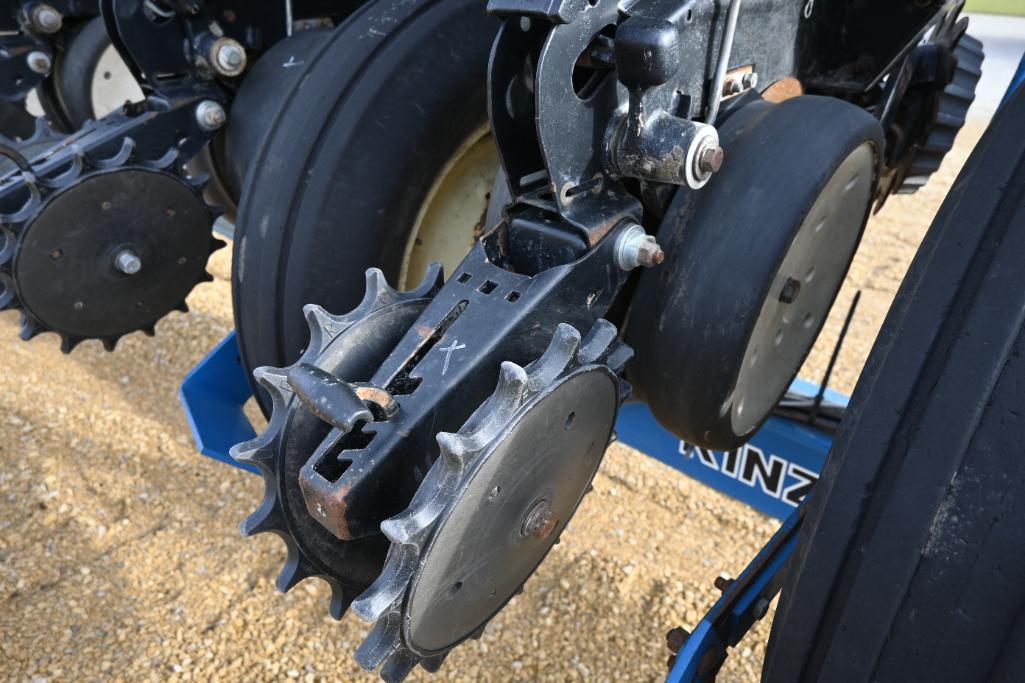 2002 Kinze 3600 16 row 30" planter