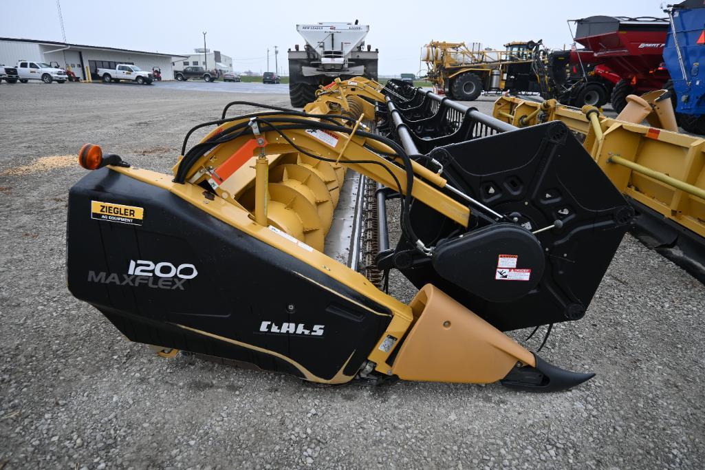 2016 Lexion F1200 40' grain platform