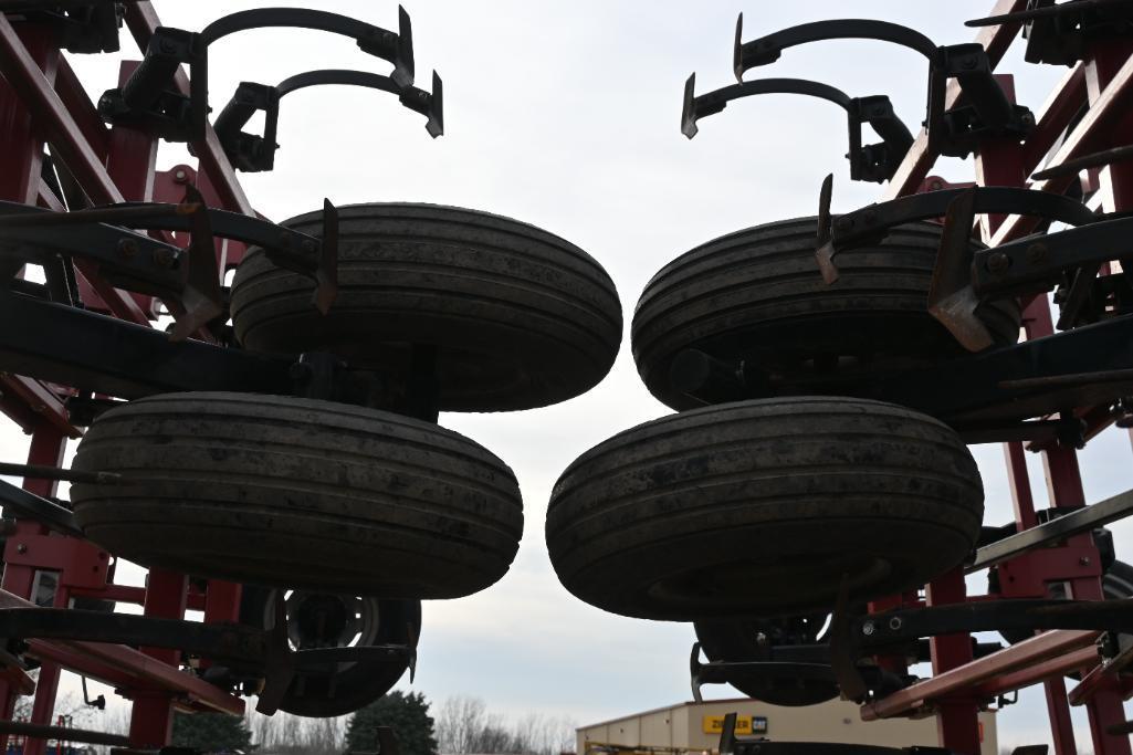 2012 Case-IH Tiger-Mate 200 46' field cultivator