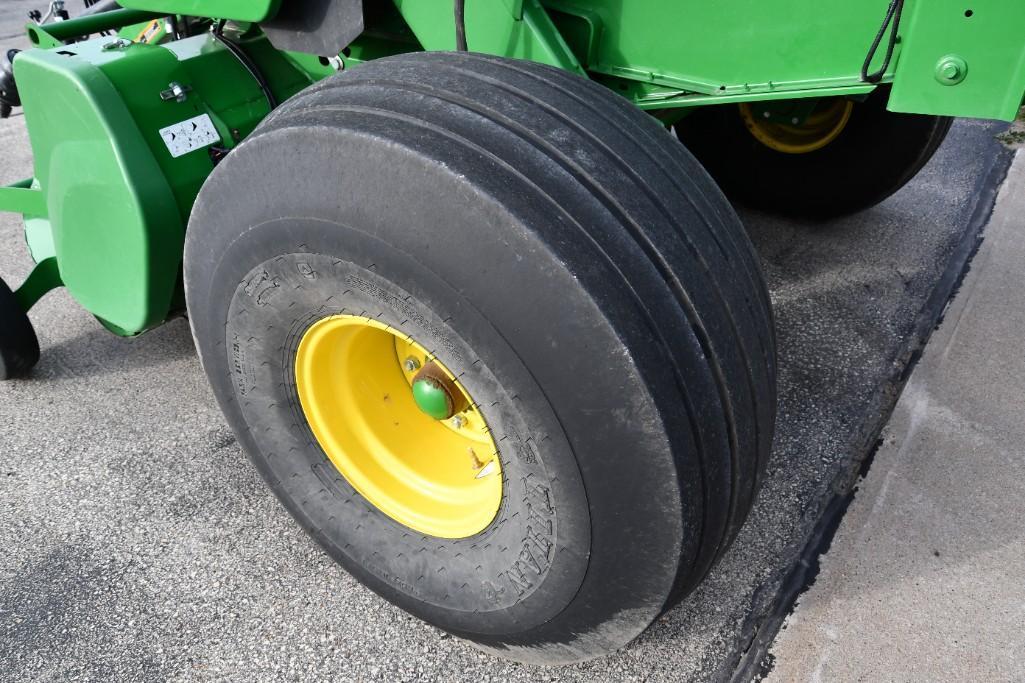 2018 John Deere 450M round baler