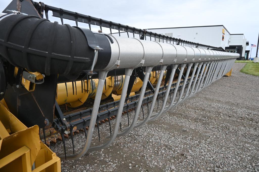 2014 Lexion F900 30' grain platform