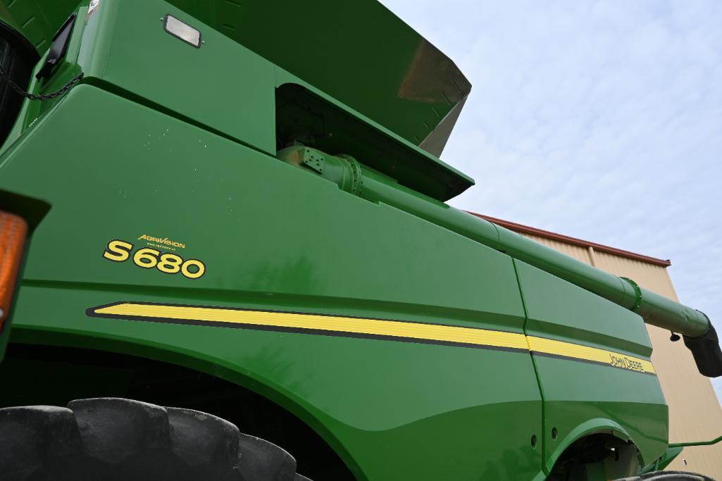 2013 John Deere S680 4wd combine