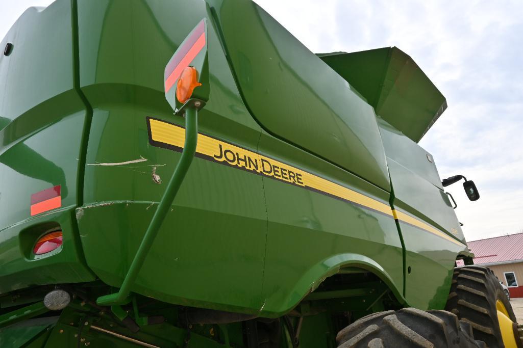 2013 John Deere S680 4wd combine