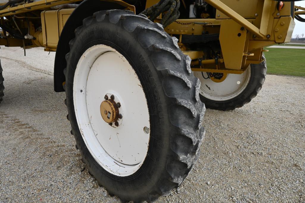 1999 Ag-Chem RoGator 854 self-propelled sprayer