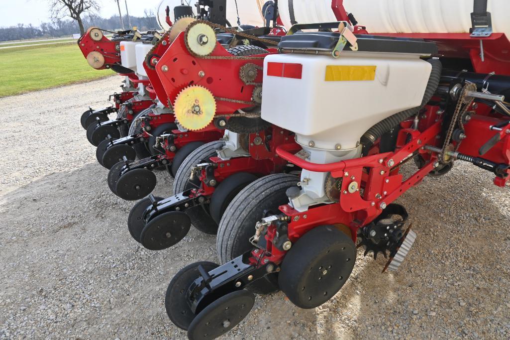 2012 White 8222 12 row 30" planter