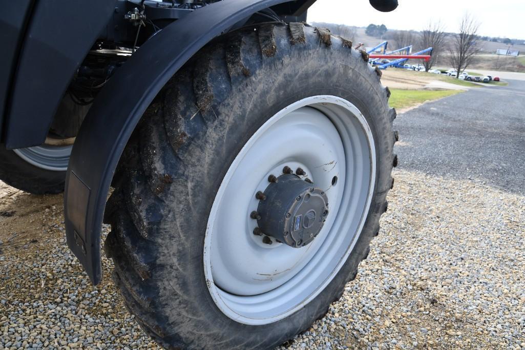 2015 Ag-Chem RoGator 1100 self-propelled applicator