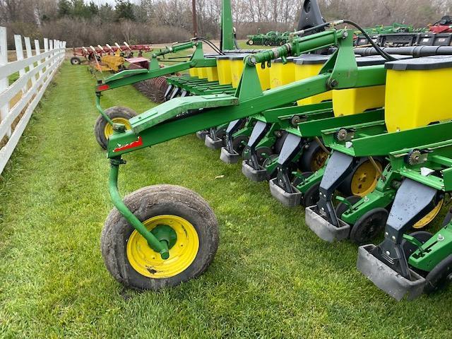 JD 7300 7300 12 row 22" planter...stack-fold 3-pt. planter