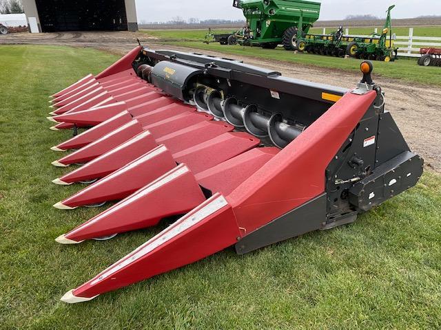 Drago S12TR 12 row 22" corn head