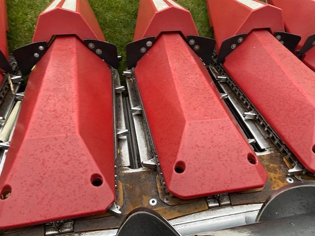 Drago S12TR 12 row 22" corn head