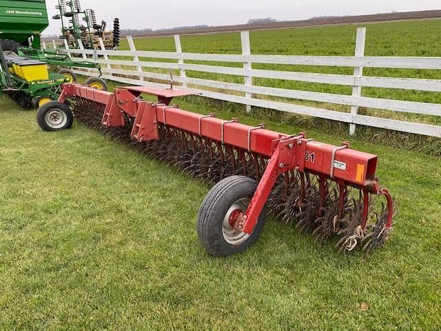 Case-IH 181 22' rotary hoe