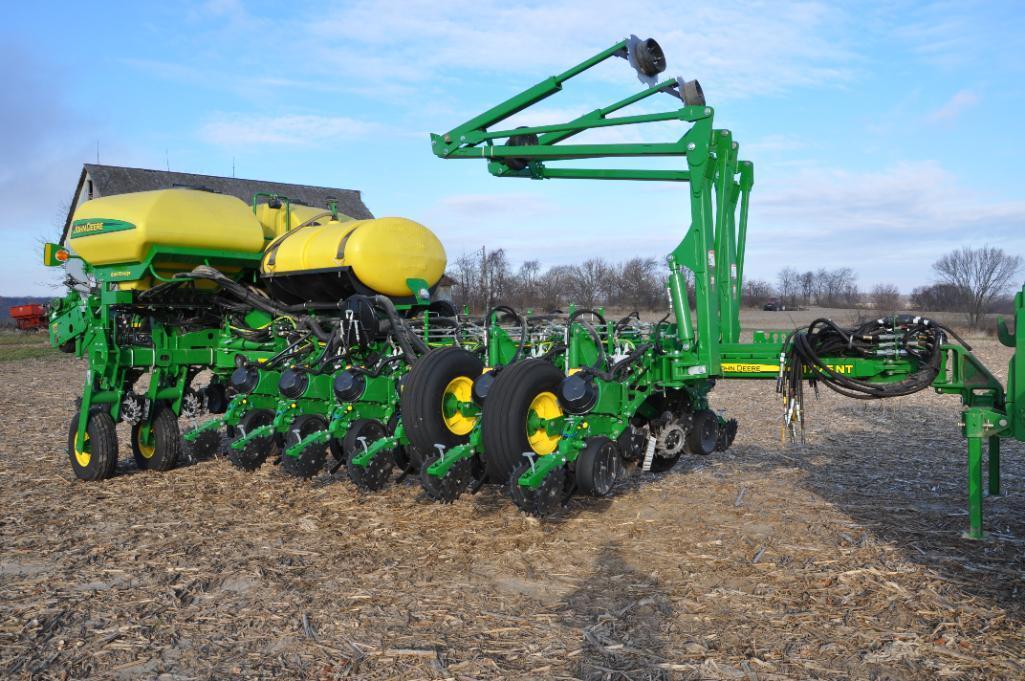 2020 John Deere 1775NT CCS 16 row 30" ExactEmerge high speed planter