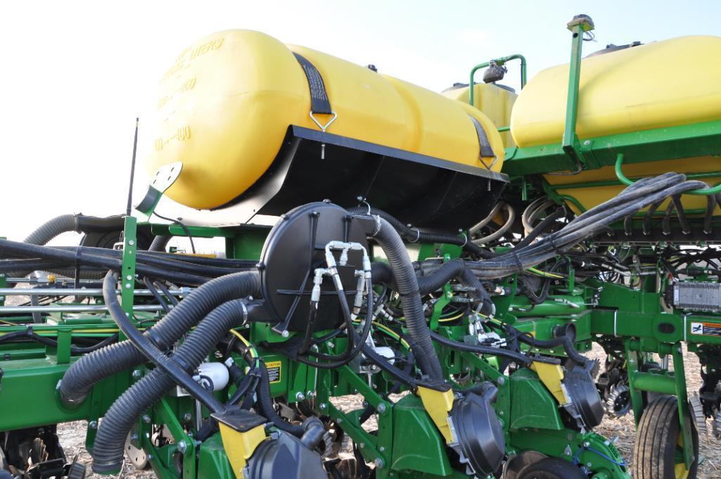 2020 John Deere 1775NT CCS 16 row 30" ExactEmerge high speed planter