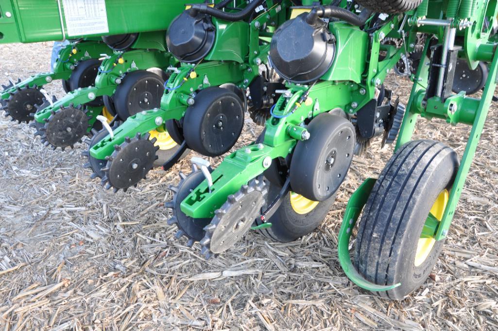 2020 John Deere 1775NT CCS 16 row 30" ExactEmerge high speed planter