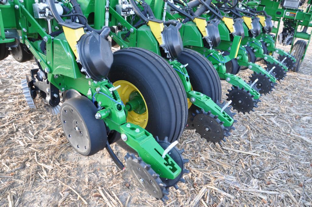 2020 John Deere 1775NT CCS 16 row 30" ExactEmerge high speed planter