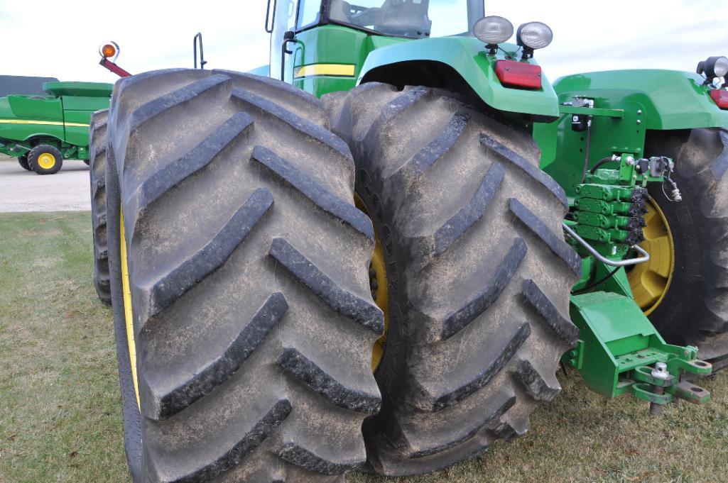 2007 John Deere 9520 4WD tractor