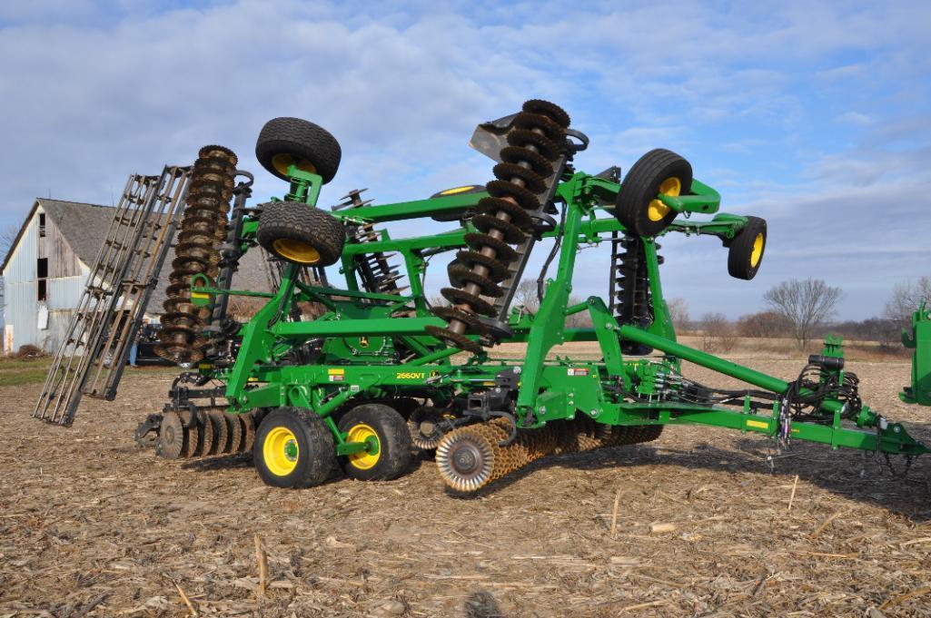 2019 John Deere 2660VT 33' vertical tillage tool