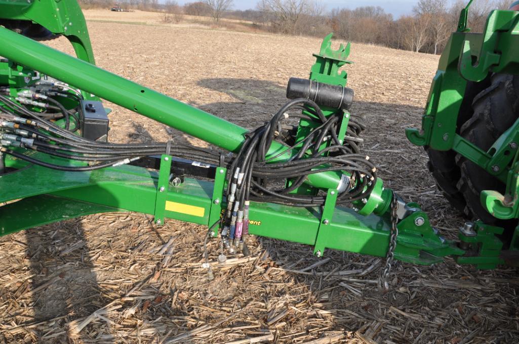 2019 John Deere 2660VT 33' vertical tillage tool