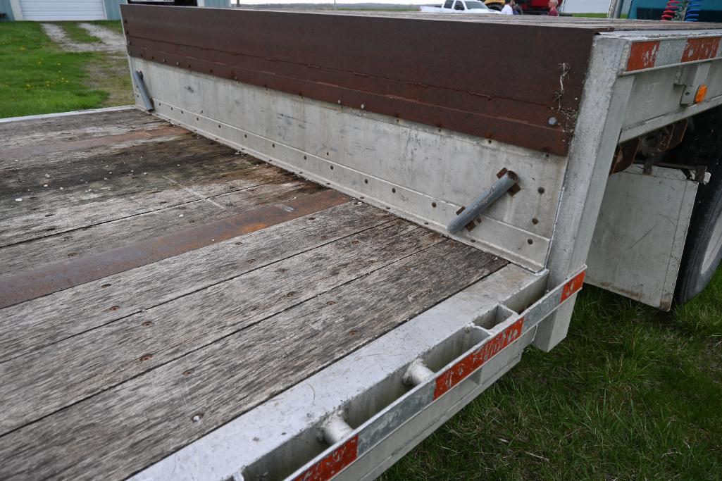 1994 Wilson CFD-900 48' step deck trailer