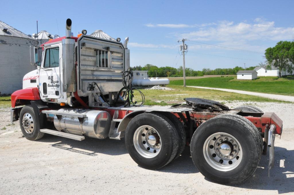 1998 Mack CH613 day cab semi