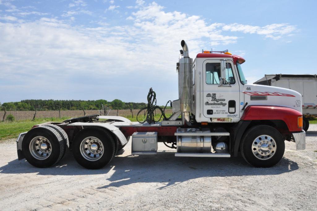 1998 Mack CH613 day cab semi