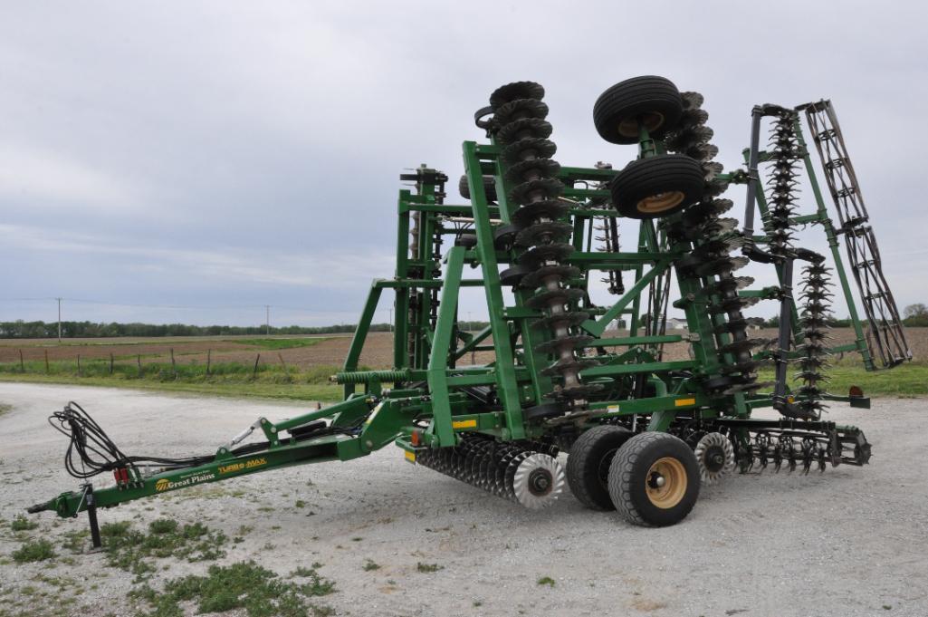 2018 Great Plains 3000TM Turbo Max 30' vertical tillage tool