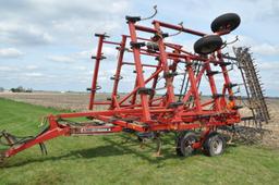 Case-IH 4300 29' field cultivator