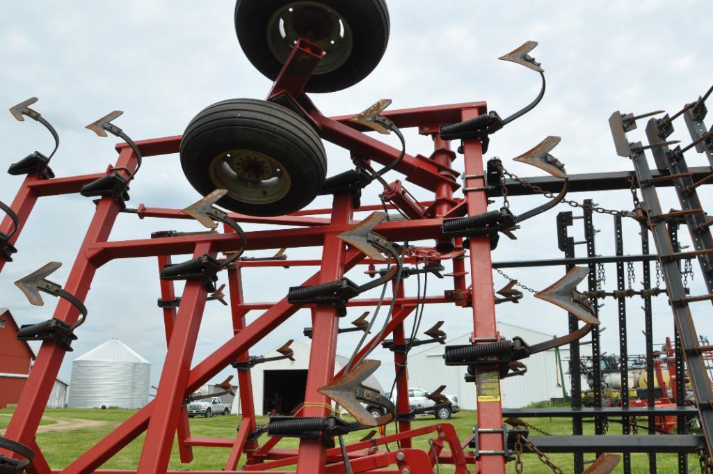 Case-IH 4300 29' field cultivator