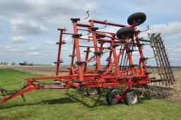 Case-IH 4300 29' field cultivator