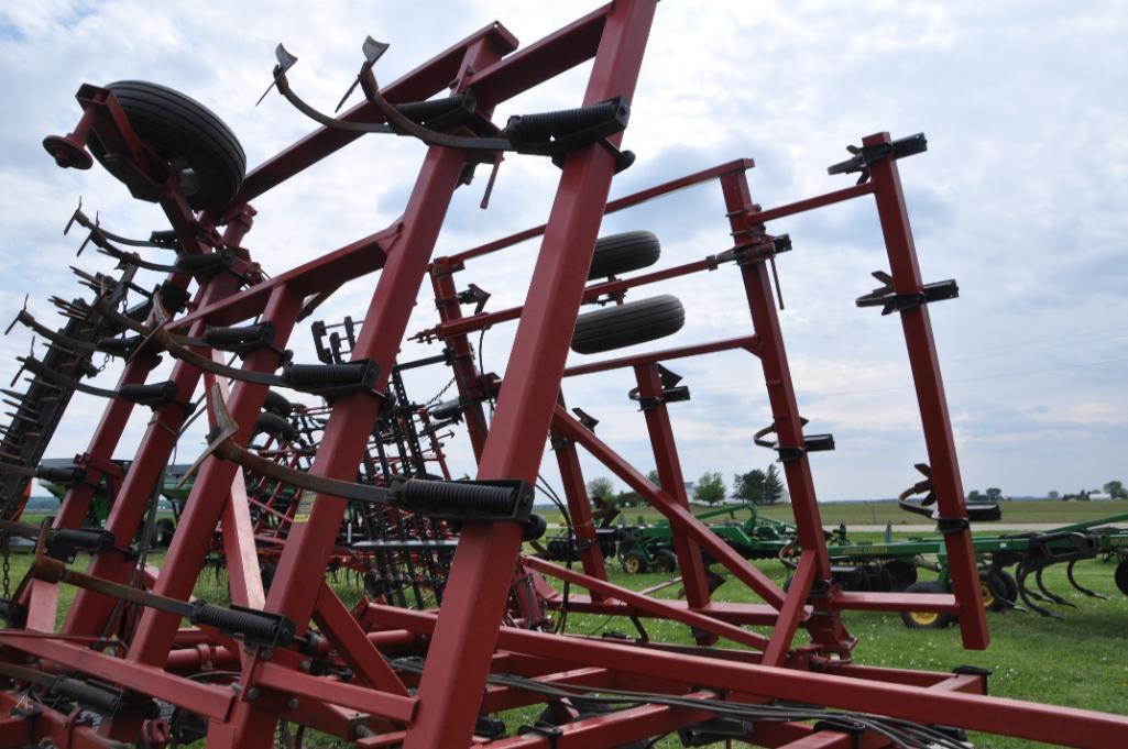 Case-IH 4300 29' field cultivator