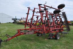 Case-IH 4300 29' field cultivator