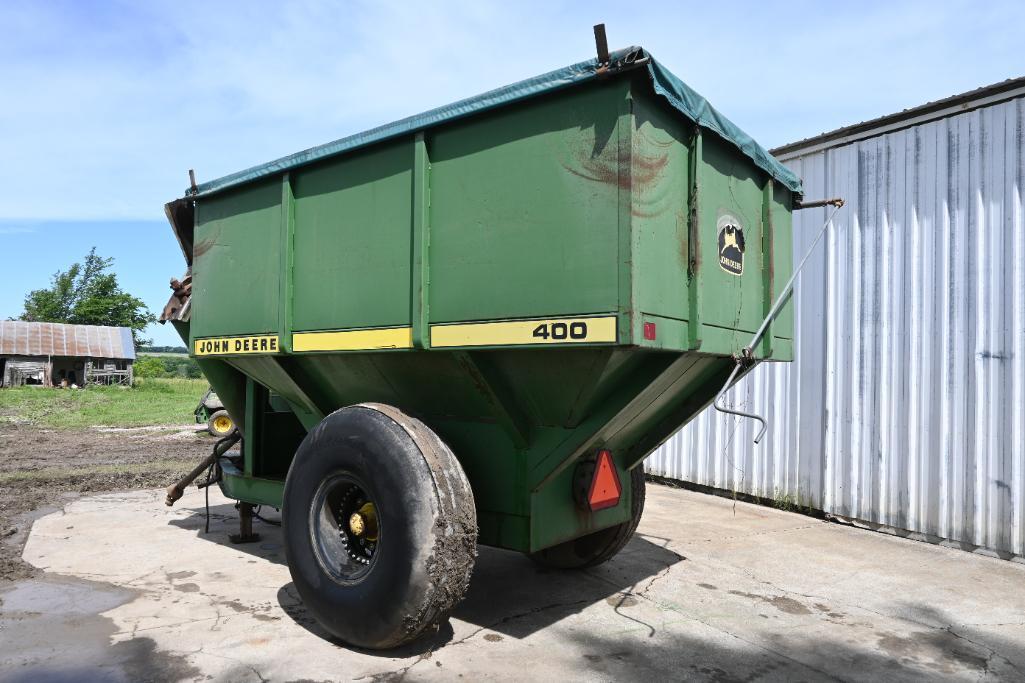 John Deere 400 grain cart