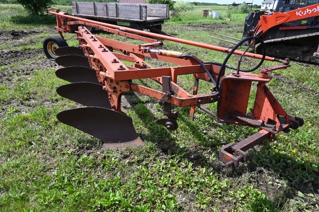 Allis Chalmers 5-bottom plow