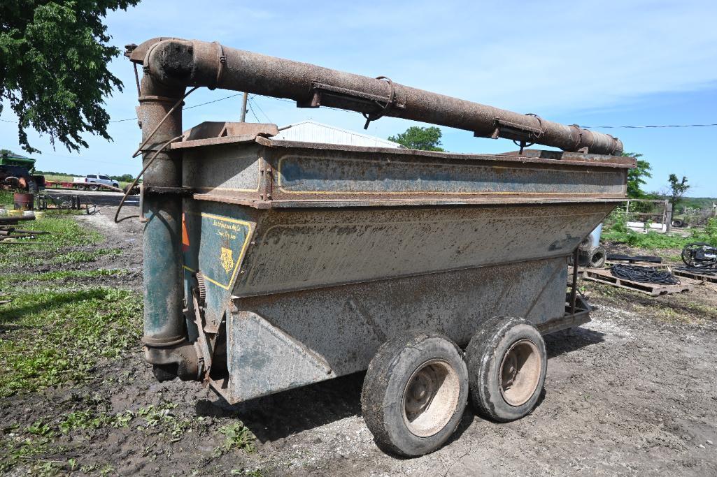 Grain-O-Vator feed wagon