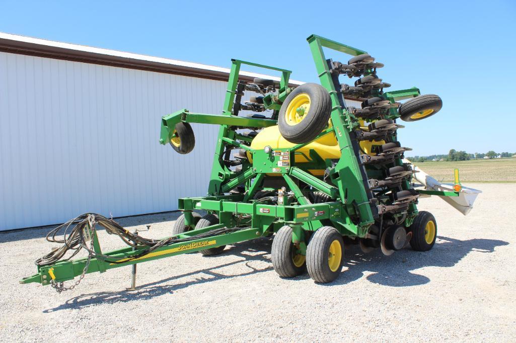 2009 John Deere 1990 CCS 30' air seeder