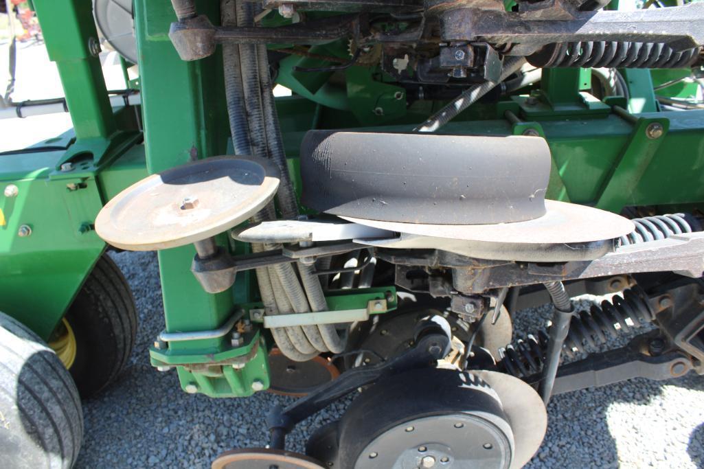 2009 John Deere 1990 CCS 30' air seeder