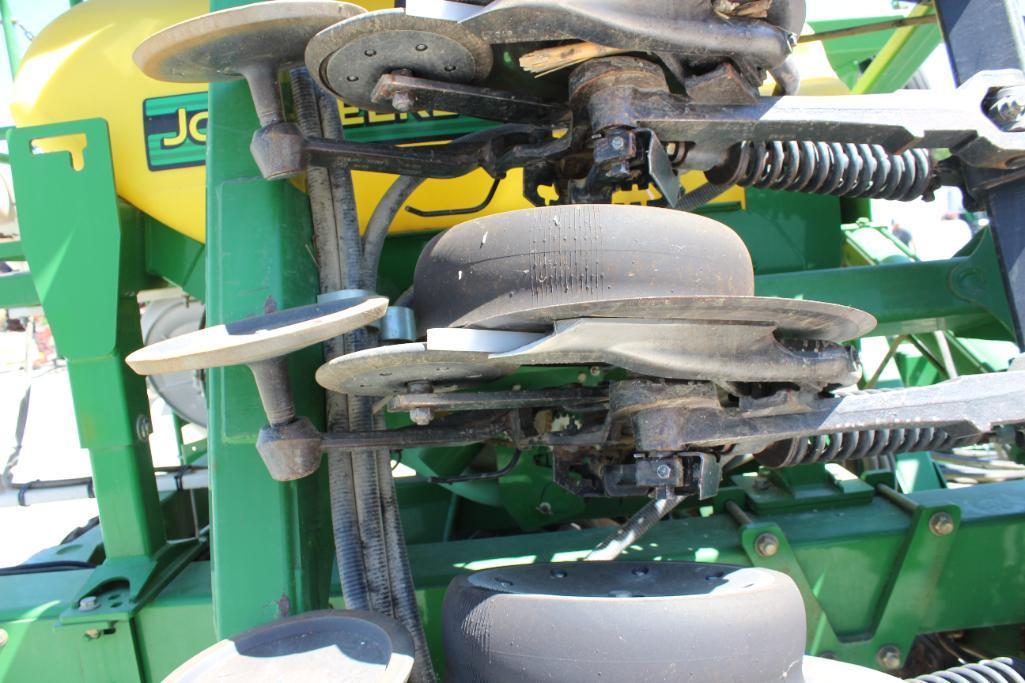 2009 John Deere 1990 CCS 30' air seeder