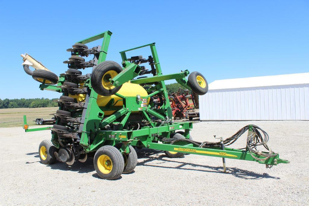 2009 John Deere 1990 CCS 30' air seeder