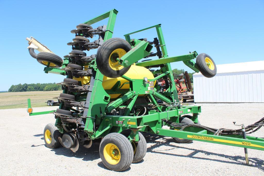 2009 John Deere 1990 CCS 30' air seeder