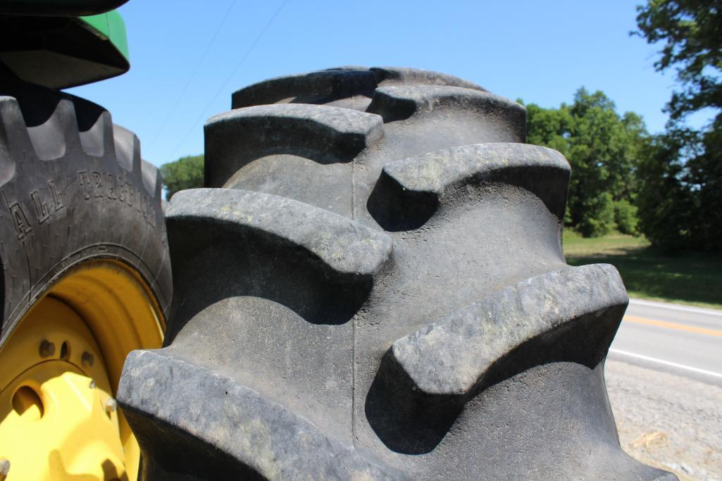 1997 John Deere 8200 2wd tractor