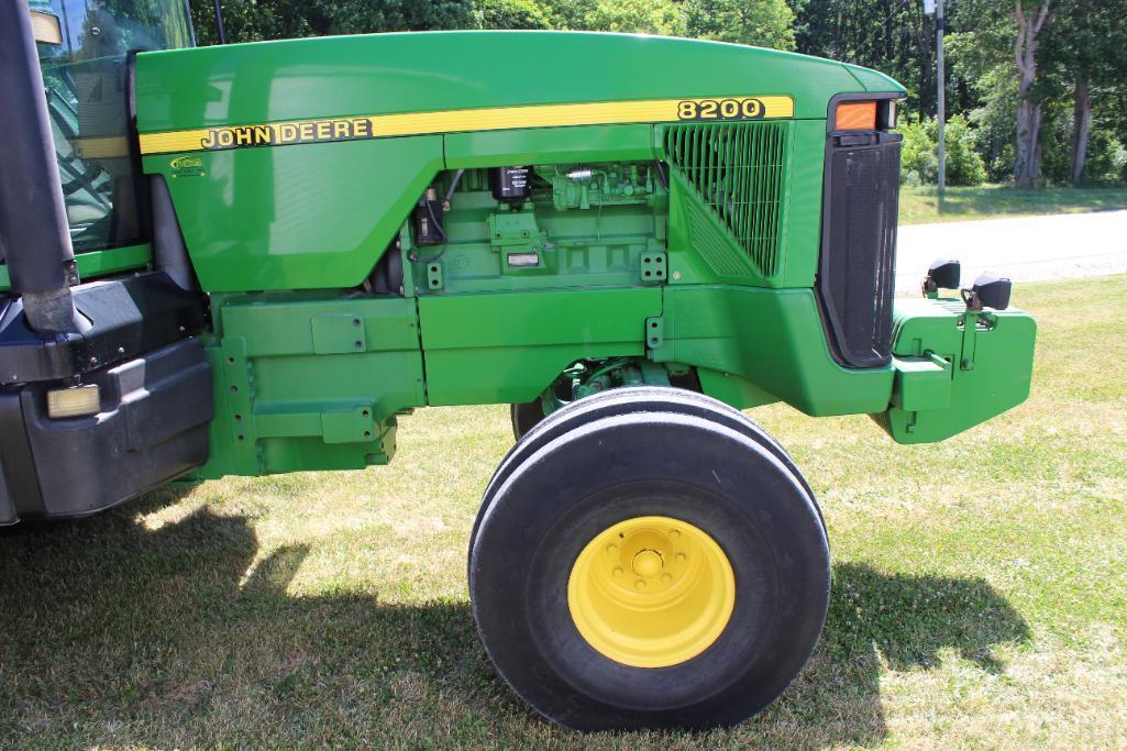 1997 John Deere 8200 2wd tractor