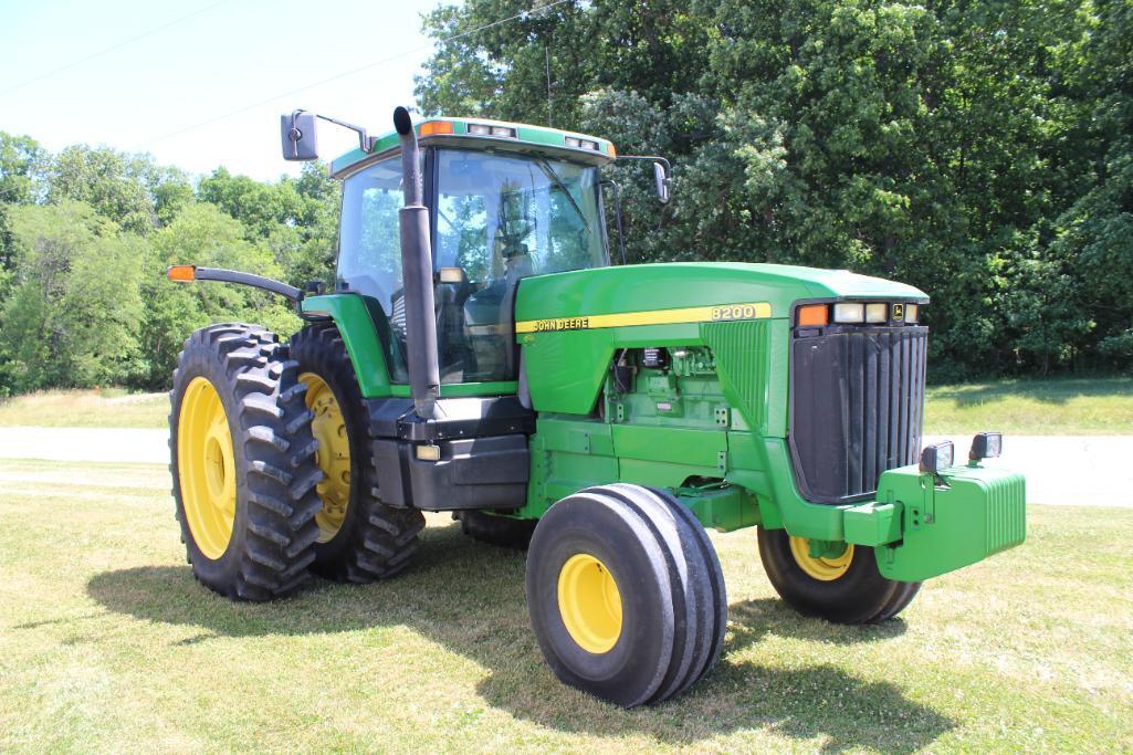 1997 John Deere 8200 2wd tractor