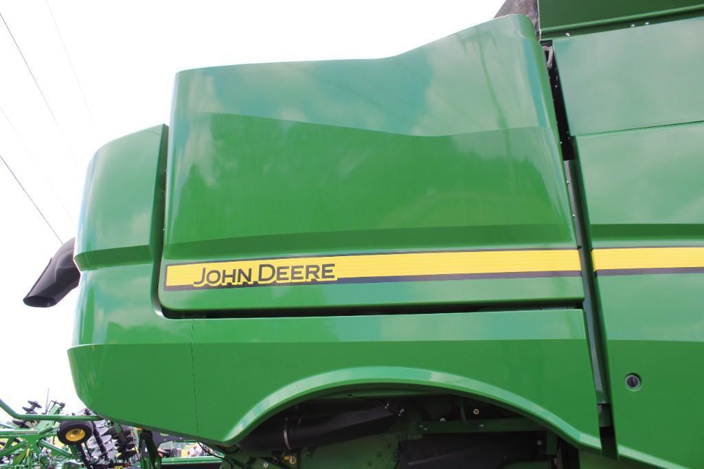 2021 John Deere S760 4wd combine